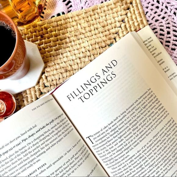 Retro Vintage 90’s The Pie and Pastry Bible Cookbook - Picture 9 of 15